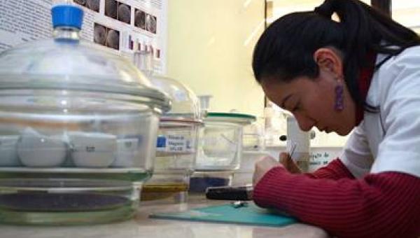 Diplomado en Gestión de Calidad en Laboratorios Clínicos titula a su octava generación de estudiantes