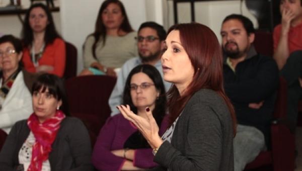 Académica de la Facultad de Química y Biología incorpora novedosa metodología internacional a su plan de estudios