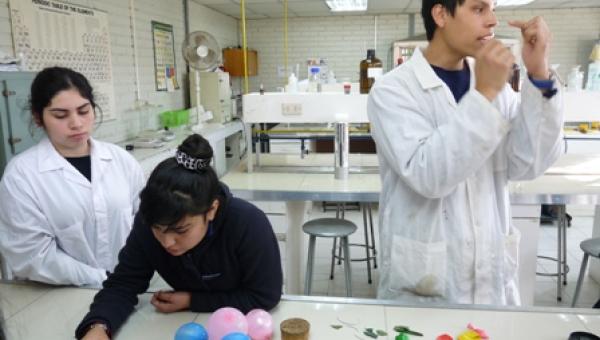 Facultad de Química y Biología consolida programa de vinculación con la comunidad