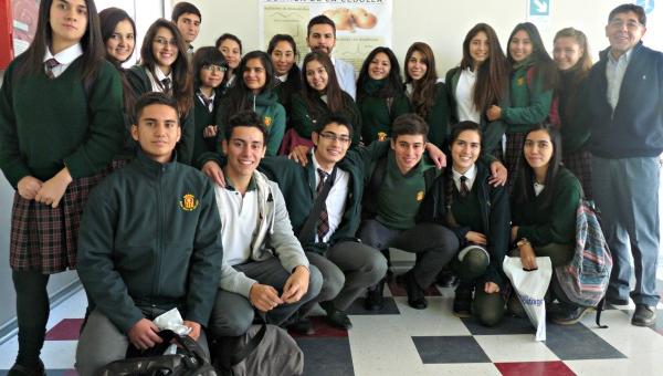 Facultad de Química y Biología recibe nueva visita de estudiantes de enseñanza media