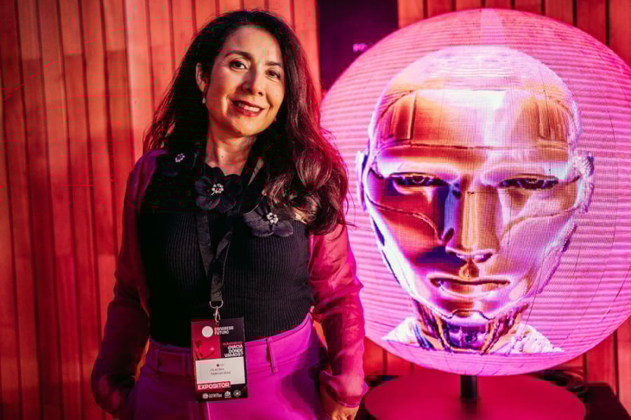 En la fotografía aparece la Dra. Claudia Vargas, académica Usach que participó en el Congreso Futuro 2026.