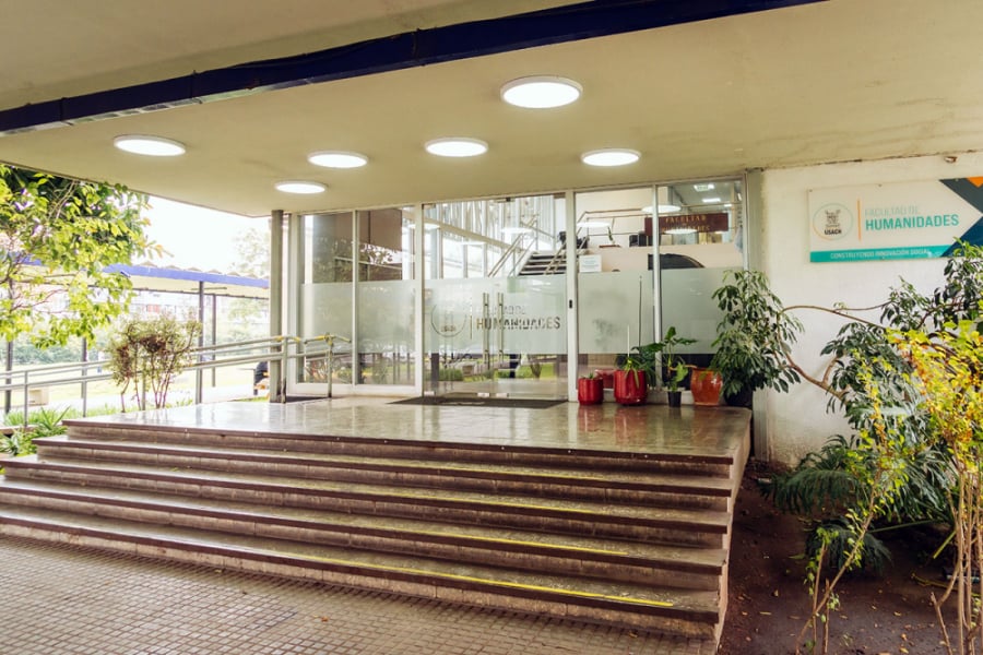 Frontis de la Facultad de Humanidades