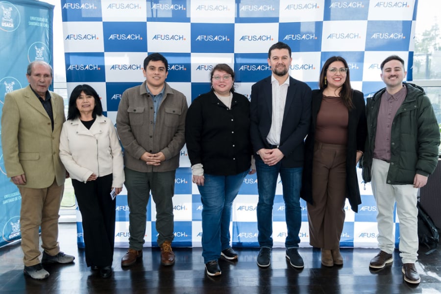 En la imagen aparece la nueva mesa directiva de Afusach: 4 hombres y 3 mujeres