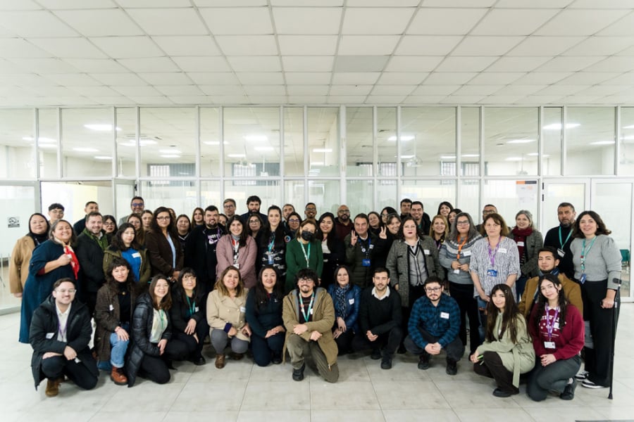 En la imagen aparecen todas y todos los facilitadores del proceso posando a la cámara.