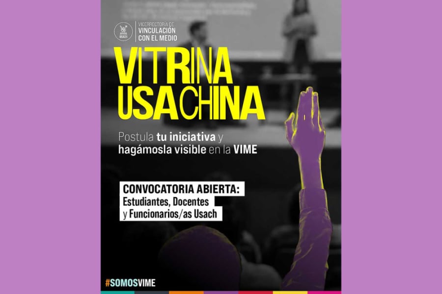 La imagen corresponde al afiche de la actividad: La foto en blanco y negro es una estudiante de espalda levantando la mano y las letras amarillas Vitrina Usachina