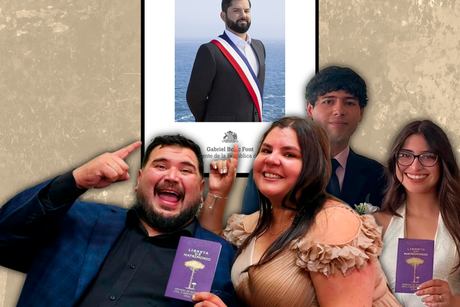 Grupo de personas con foto del expresidente Boric
